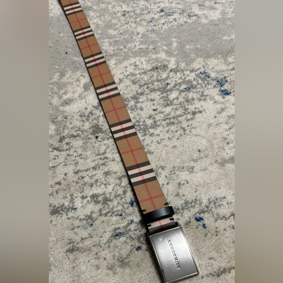 Burberry Belt (Plaid) Sliver buckle BRAND NEW (Great Condition)